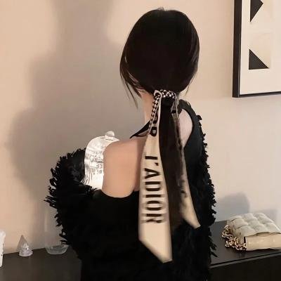 不装了,我比英雄还强